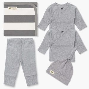 NWT Monica + Andy Newborn Cuddlebox Gift Set Gray